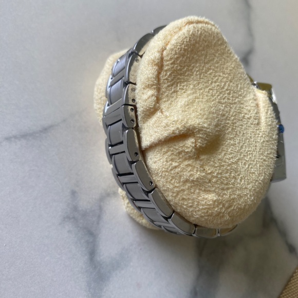 Invicta watch in original box with manual - Picture 5 of 7